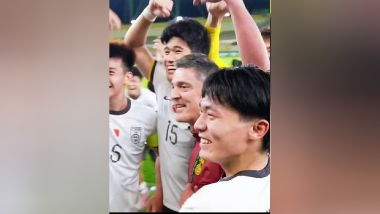 亚洲足坛大赛陷入激烈角逐，战局殷切的简单介绍