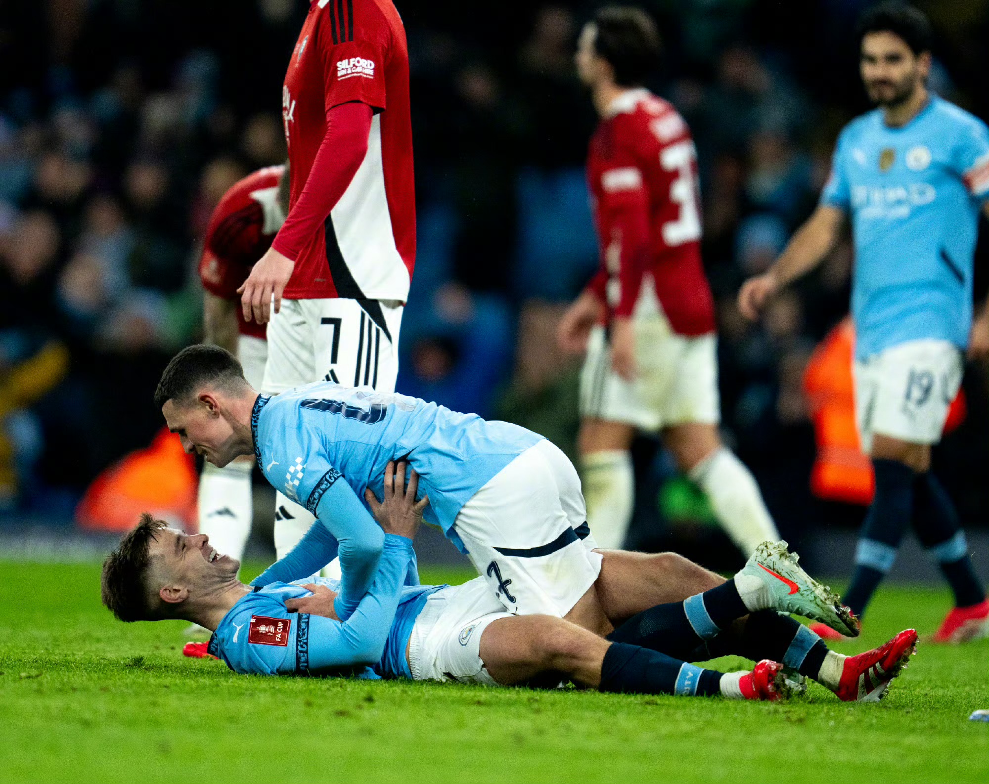 曼城备战关键战役,球队备战对手强劲 曼城备战关键战役,球队备战对手强劲