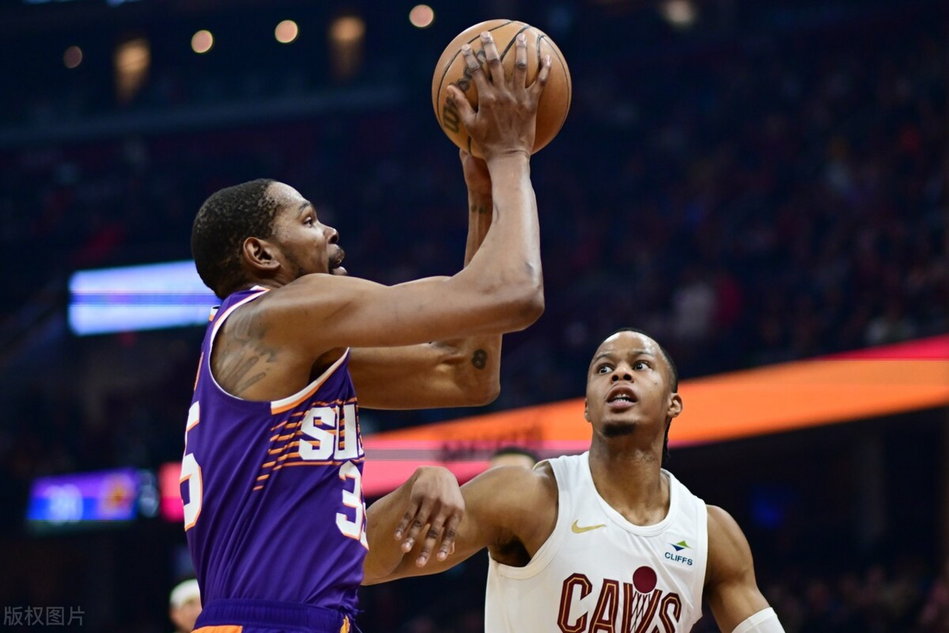 包含骑士队防守端表现坚决，成功挡下对手猛攻的词条