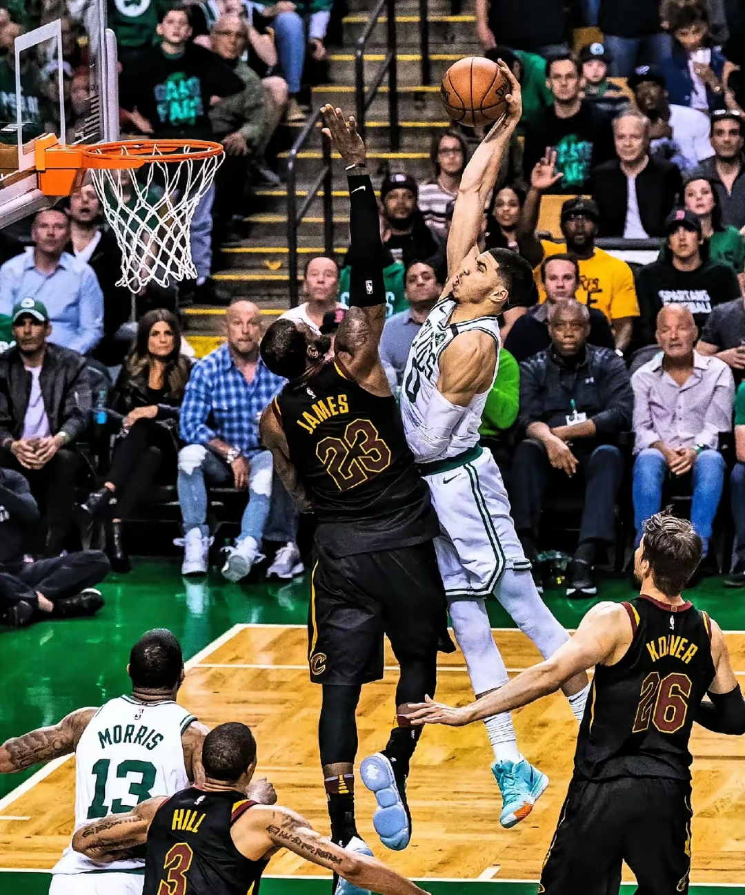 包含骑士队防守端表现坚决，成功挡下对手猛攻的词条